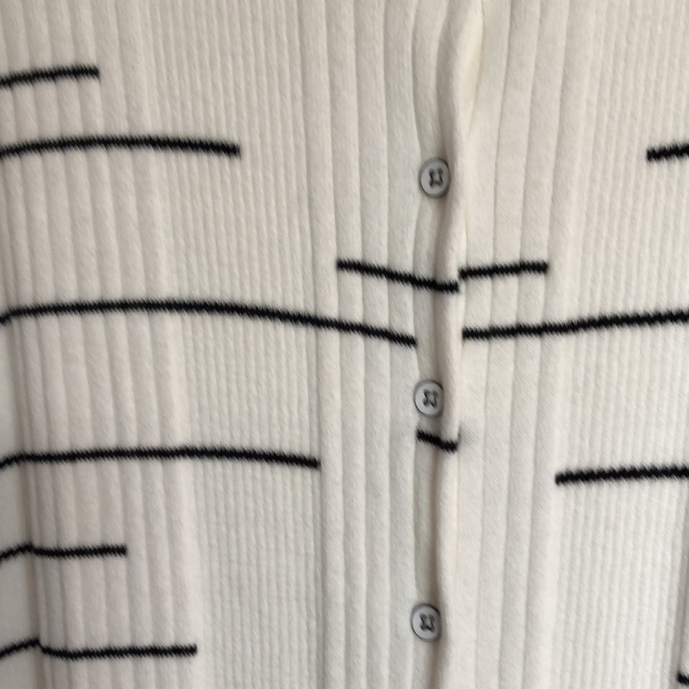 Sweater - Picture 4 of 6